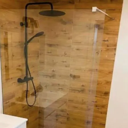 Air-conditioned Homes With Swimming Pool بيت للعطل *